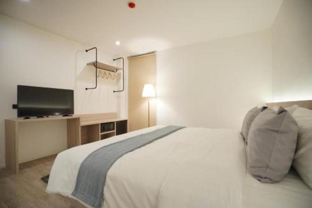 E11 Hotel - Bts Punnawithi Bangkok Zewnętrze zdjęcie